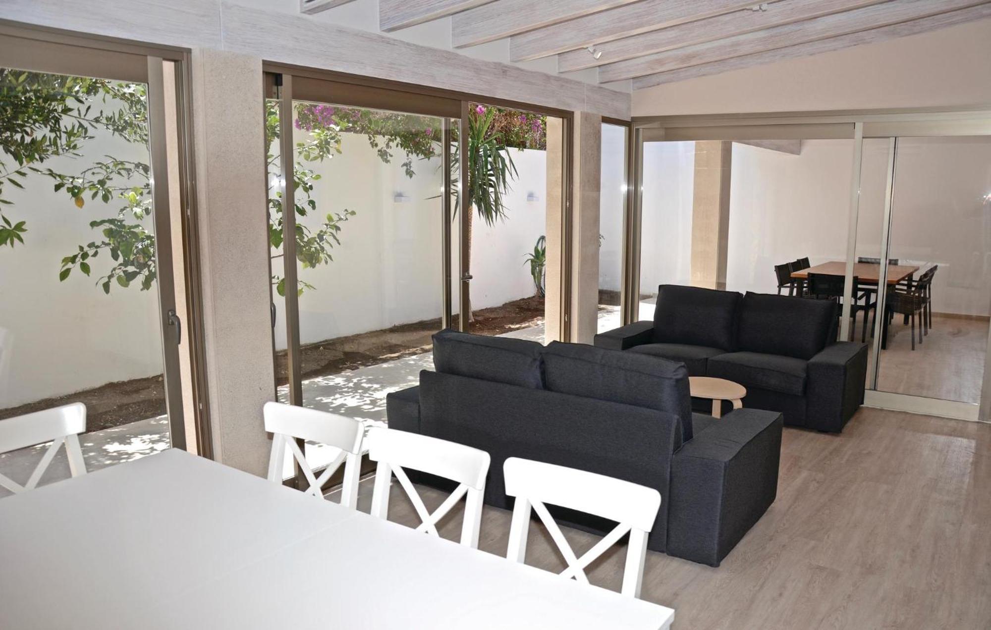 Awesome Home In Palma De Mallorca With Kitchen Exterior photo