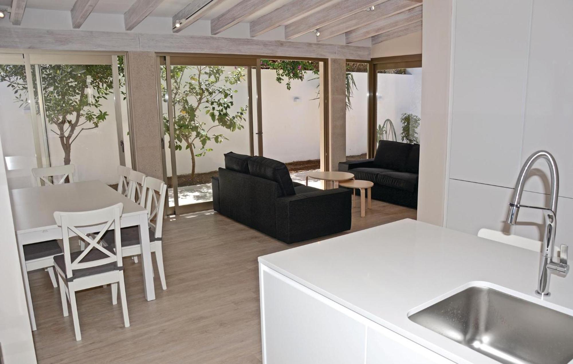 Awesome Home In Palma De Mallorca With Kitchen Exterior photo